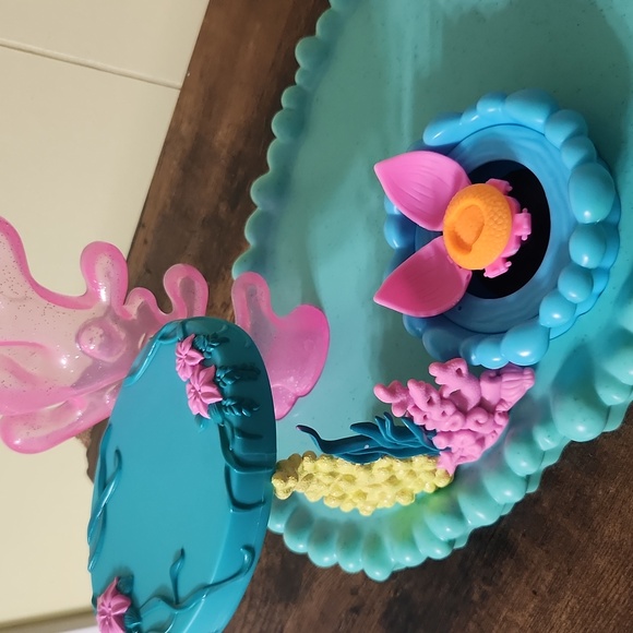 Mermaid Fantasy Barbie Playset 2001 - Picture 2 of 3